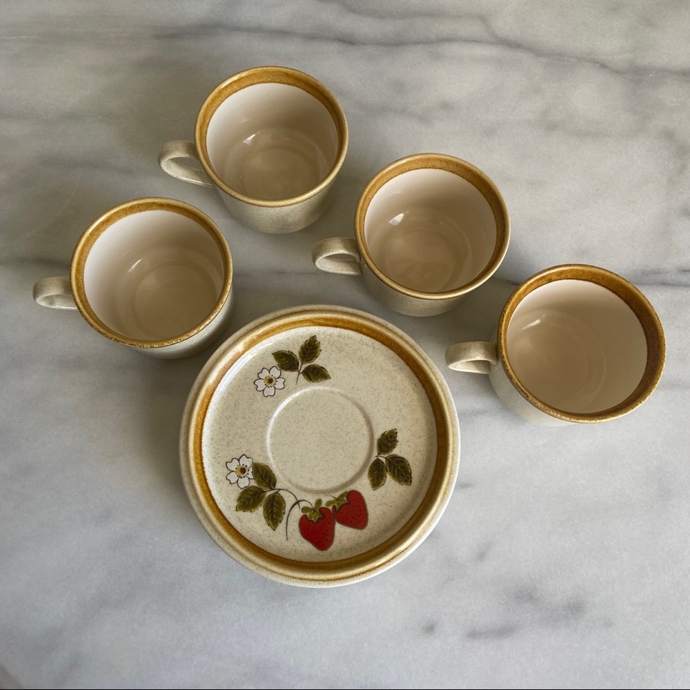 VINTAGE • 60s Mikasa Teacup and Saucer 4 Set Cottagecore Stone Manor Strawberry - Picture 10 of 10